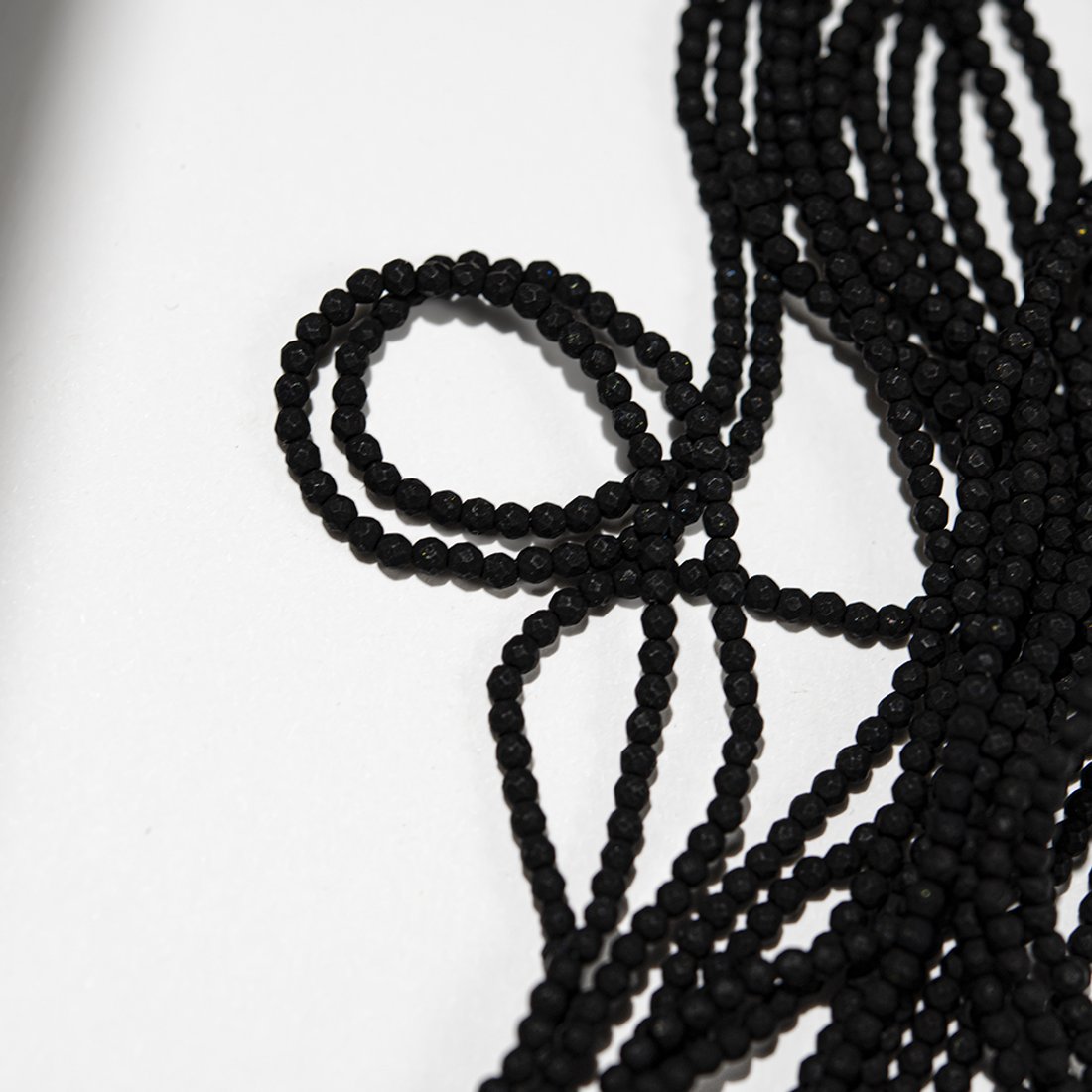 Шпинель синтетическая, матовый "Черный агат", 2,1мм, шар, микроогранка