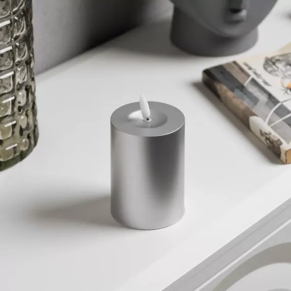Светодиодная свеча Серебристая 7×13×7 см., пластик, батарейки ААх2, Luazon Lighting (9907602)