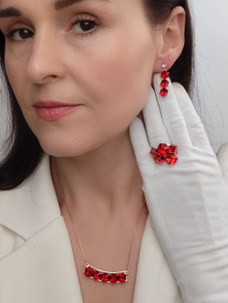 Колье Мираж с дорожкой красных кубиков Swarovski