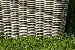 "Фабриция" журнальный столик из искусственного ротанга, цвет серый