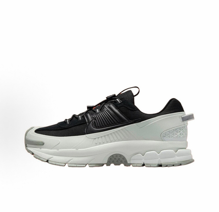 Nike Zoom Vomero 5 Roam