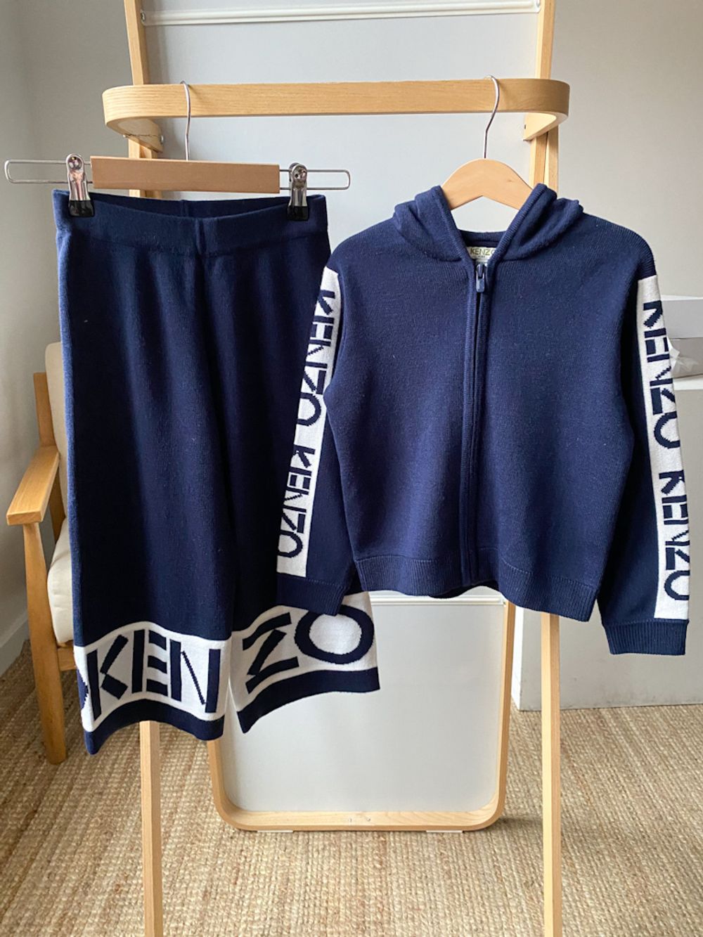 Шерстяной костюм Kenzo, 110