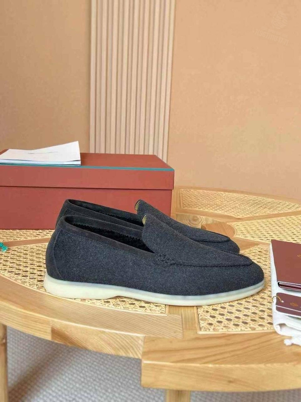 Лоферы Loro Piana Summer Walk с мехом