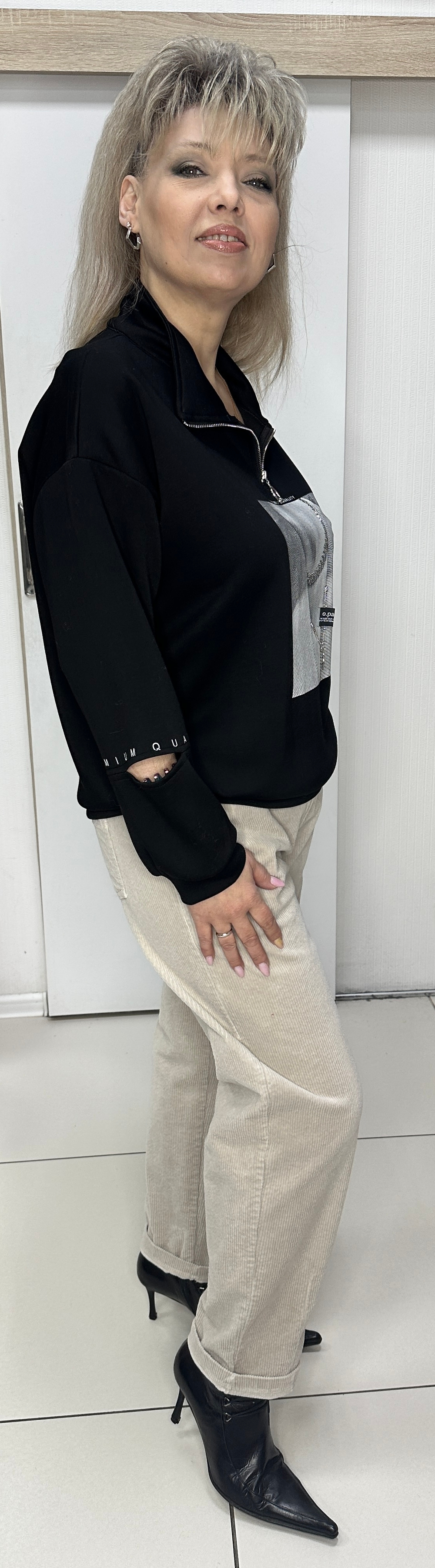 Черный свитшот из неопрена с принтом и "экраном"