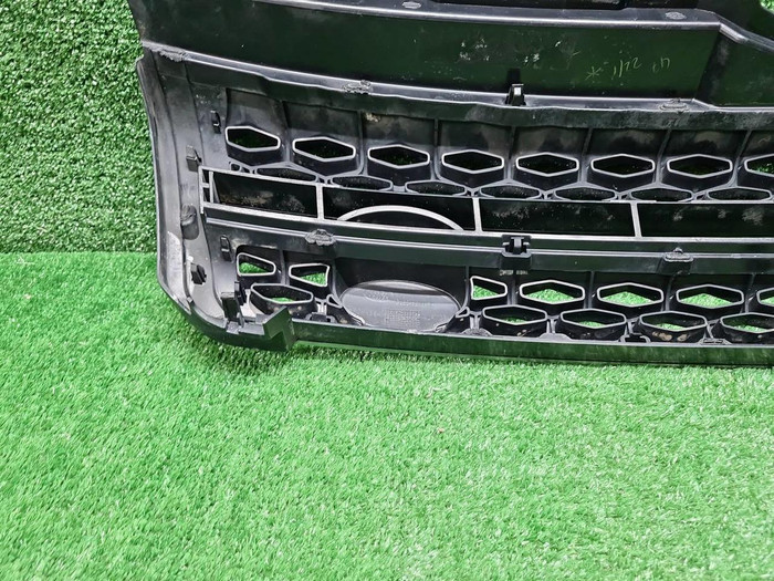 Решетка радиатора Range Rover Evoque 1 (2015-2018)