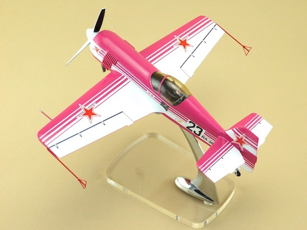 Модель самолета Су-26М (М1:30)