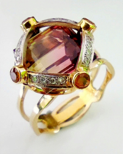 Кольцо Эстерелла золото 750, турмалин, сапфиры, бриллианты