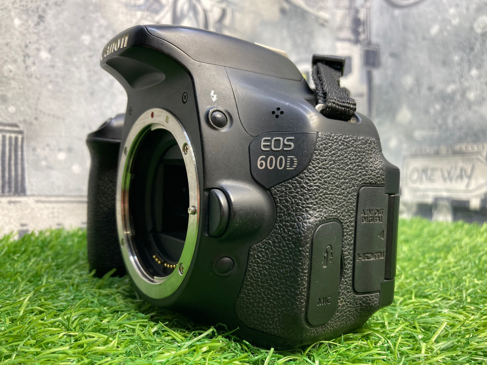 Canon 600D Kit 18-55mm IS STM Покупка/Продажа