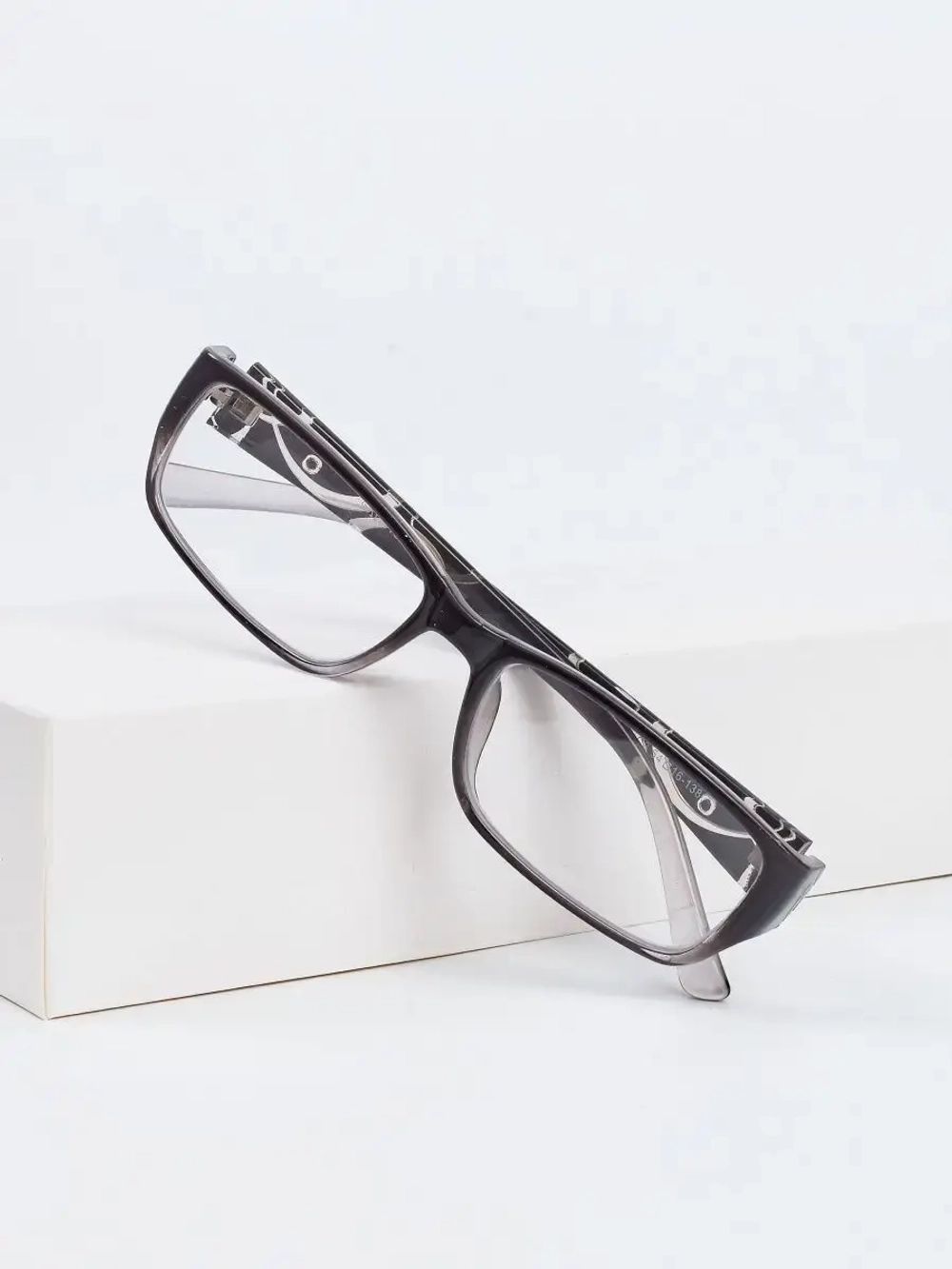 Очки корригирующие /женские/-4,00/РЦ 62-64