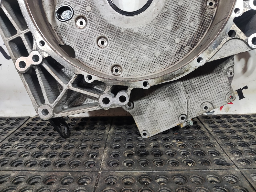 Кожух маховика