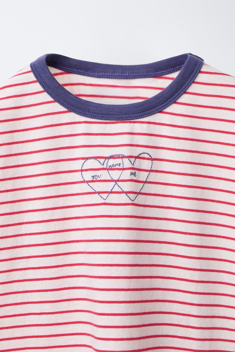 ZARA ФУТБОЛКА В ПОЛОСКУ ORFAYO ©, ЭКРЮ/КРАСНЫЙ