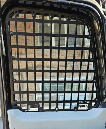 Металлическая MOLLE/PALS панель в малое окно двери багажника Nissan Patrol Y61