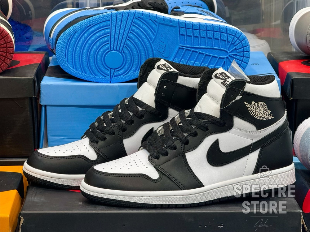 Air Jordan 1 Retro High OG Black White