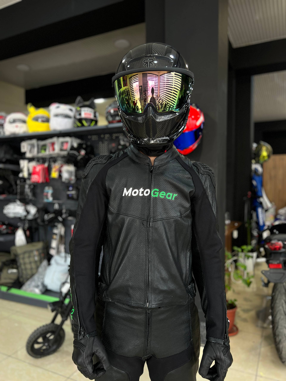 2 piece suit Prototyope 1