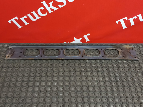 Кронштейн решетки радиатора