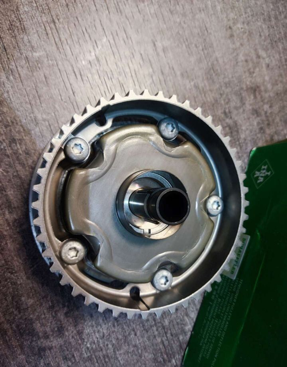 Впускной регулятор фаз газораспределения 427100410