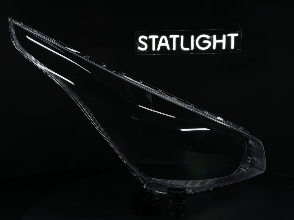 Правое стекло фары KIA RIO 4 2017-2020