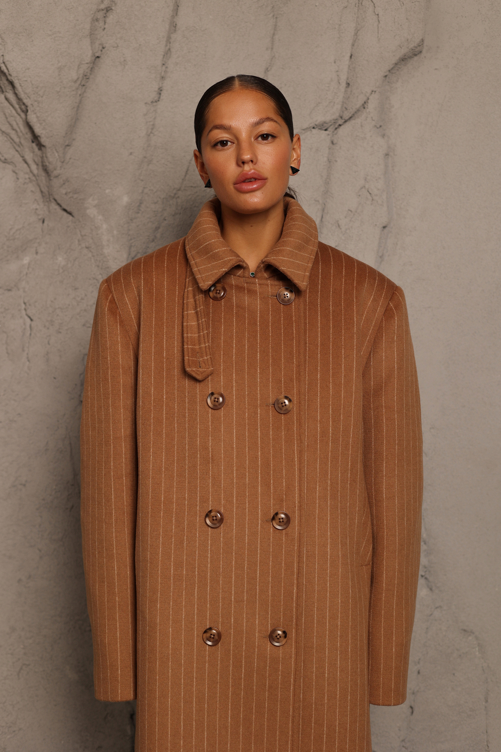 Двубортное пальто