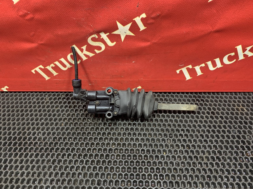 Кран уровня пола кабины