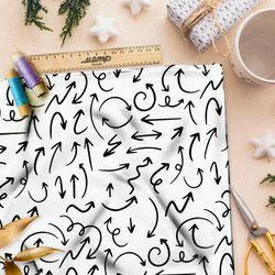 Ткань футер 2-х нитка чёрные стрелки на бежевом фоне