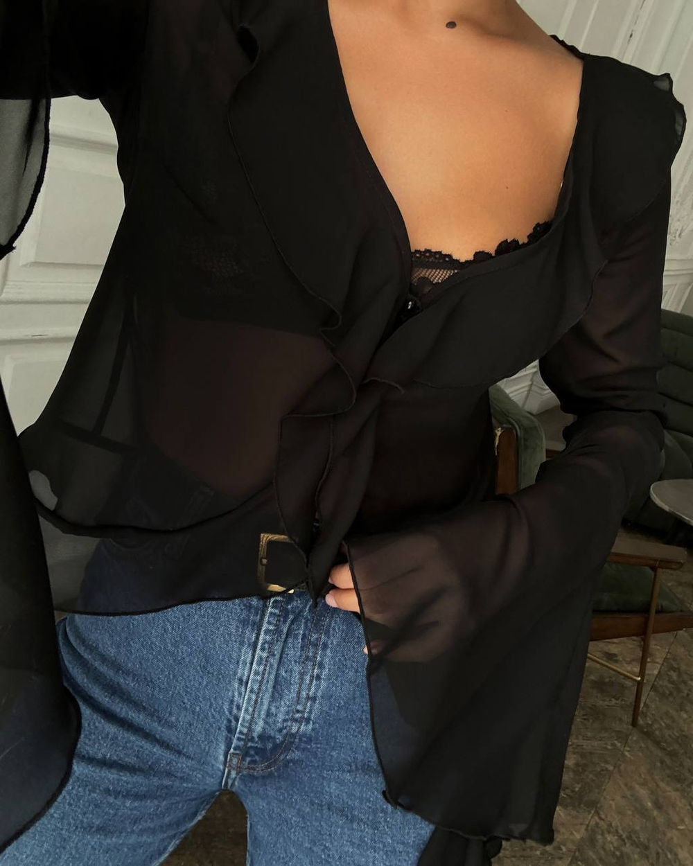 Блуза с расклешенным рукавом из шифона