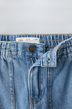 ZARA ДЖИНСЫ СТРУЯЩЕГОСЯ КРОЯ С КАРМАНАМИ, СИНИЙ