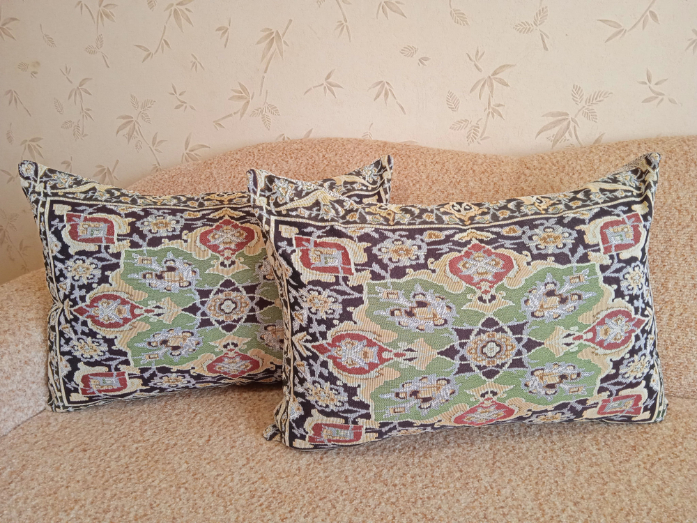 Декоративная гобеленовая наволочка для интерьерной подушки Ковровый узор 3 68х47