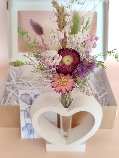 Подарочный набор ваза с букетом на 8 марта