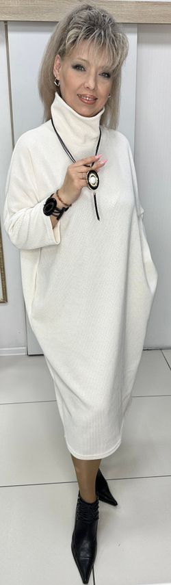 Белое, польское трикотажное платье