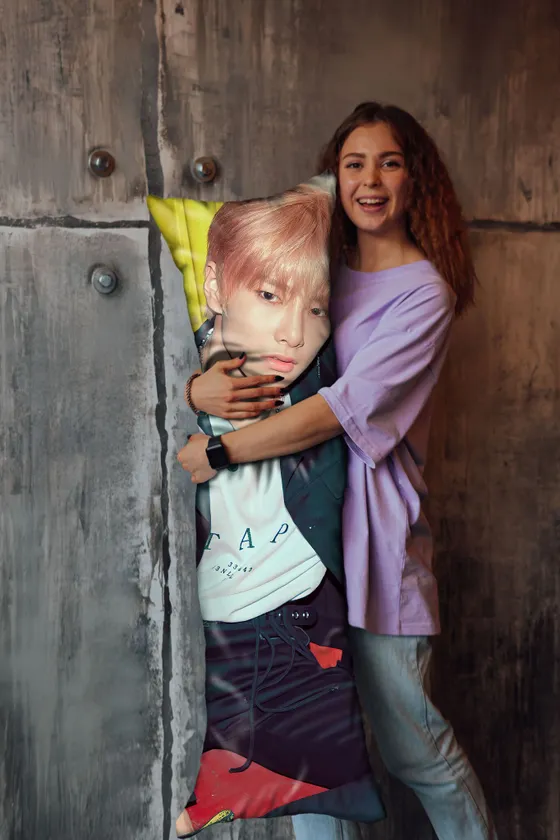 Дакимакура Ян Чонин №3