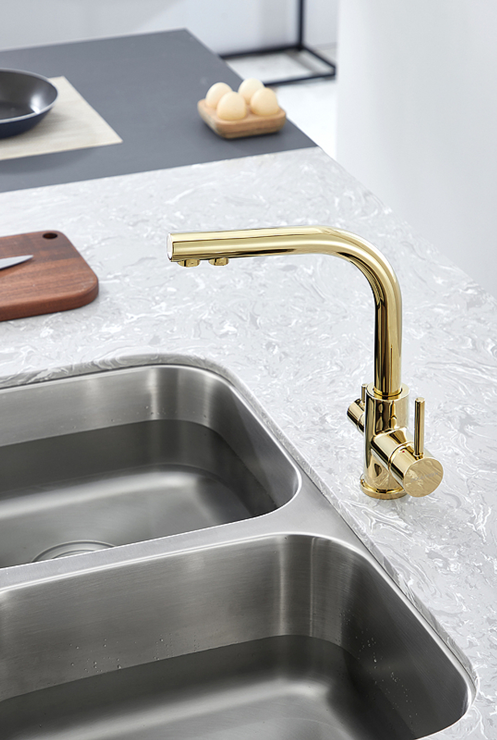 СМЕСИТЕЛЬ ДЛЯ КУХНИ ESSEN 213011-G ЗОЛОТО