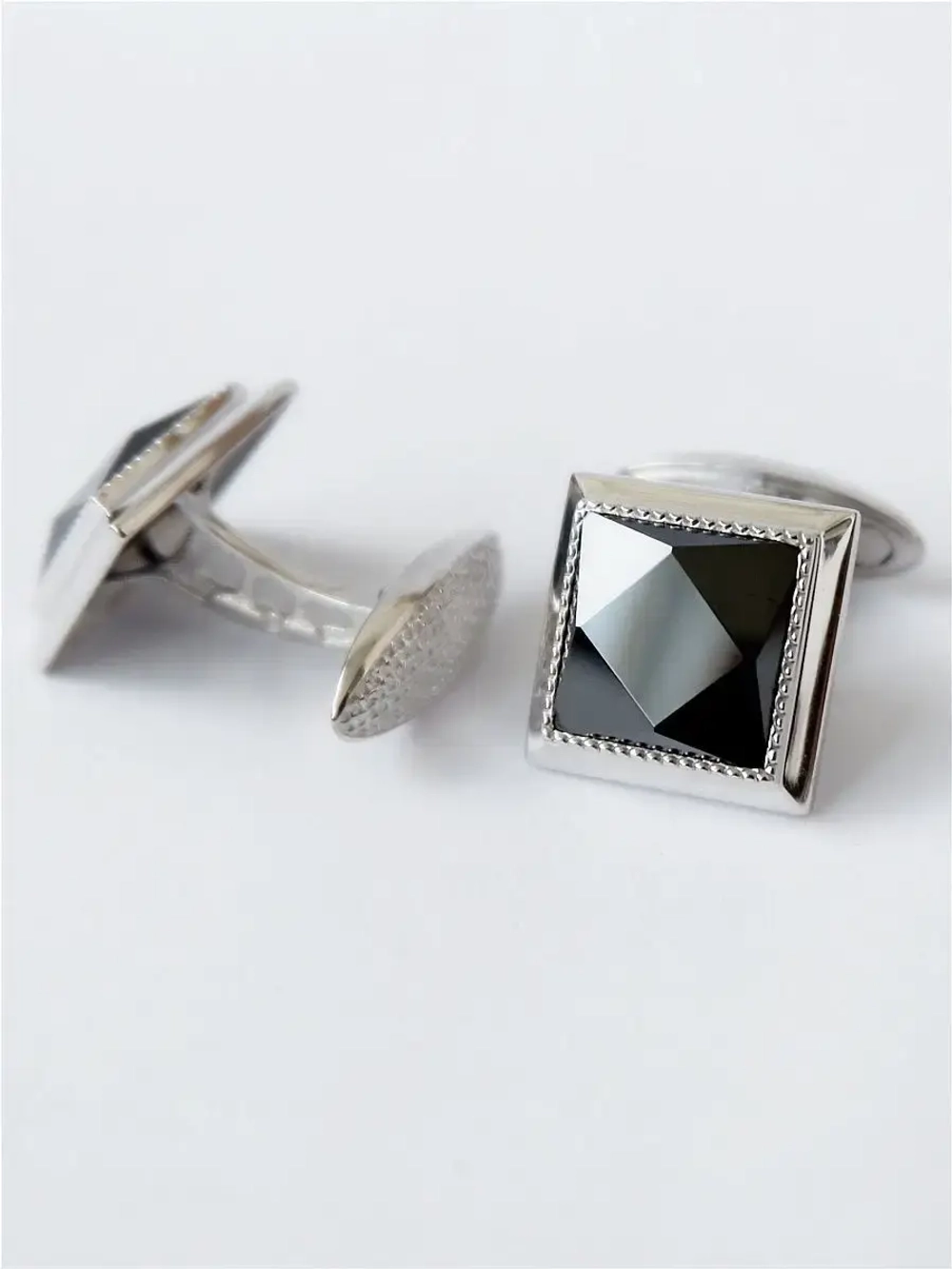 Запонки из серебра