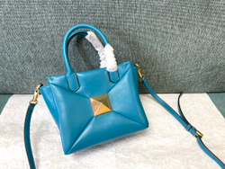 Valentino One Stud Bag 18 cm