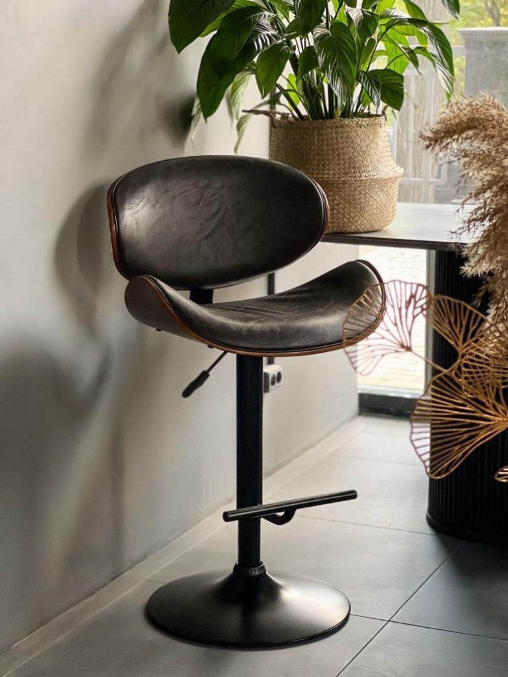 Стул барный JY1076 коричневый/черный