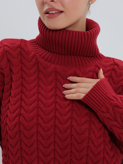 Вязаный свитер с высоким горлом