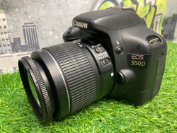 Canon 550D + 18-55mm 3.5-5.6 IS II