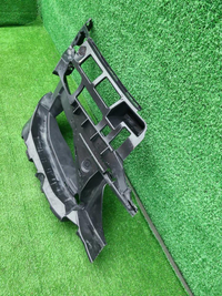 Кронштейн бампера правый BMW 8er G14 18-22 M-paket