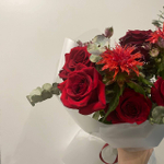 Букет с розами и монардой