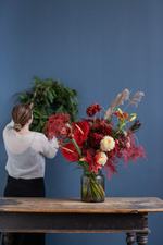 Интерьерный красный