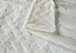 Плед 220x240 Sofi De MarkO Бернард молочный