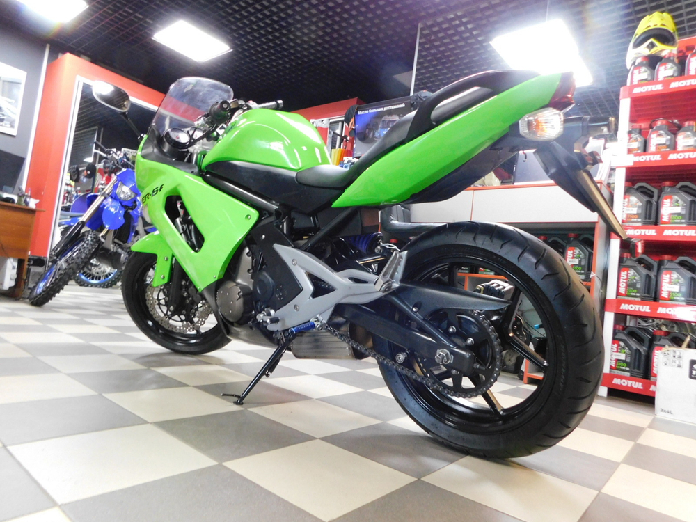 Kawasaki ER-6F JKAEX650AAA040874