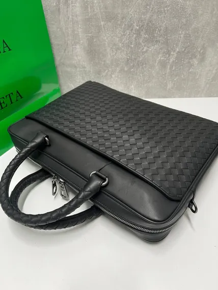 Портфель Bottega Veneta с плечевым ремнем, черный