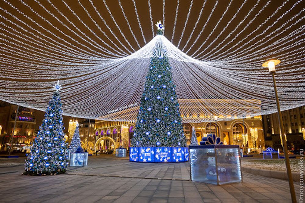 Уличная елка каркасная "Русская" (пвх) 10 м