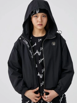 Куртка с капюшоном с отстегивающимися руковами