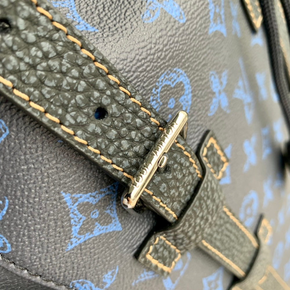Louis Vuitton Christopher MM