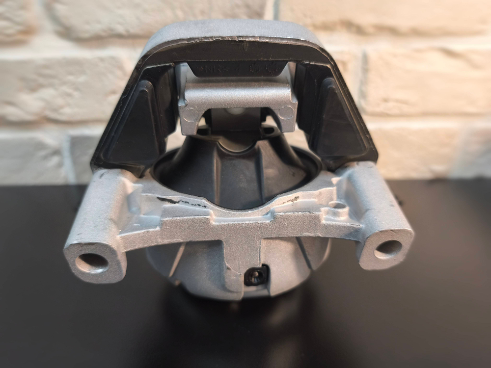 Опора двигателя правая гидр LMI Audi A6 C7