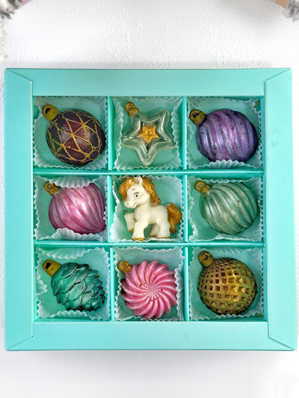 Подарочный набор конфет из бельгийского шоколада 9 шт - 8 марта