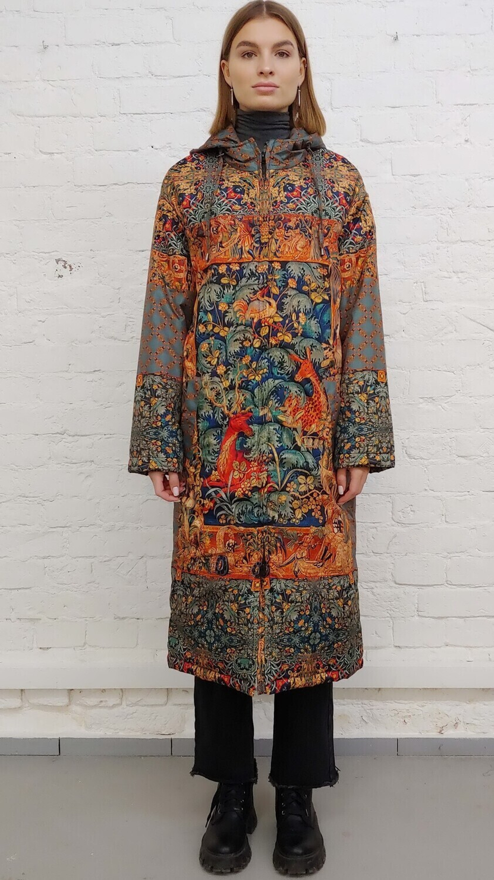 Пальто "Сказочный лес", по мотивам фламандского гобелена 16 века, выполненного в технике мильфлёр