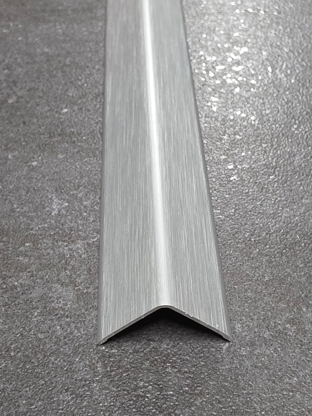 Угол "браш" 20*20мм "DО-1" 2,7м Серебро мат. анод. алюм.