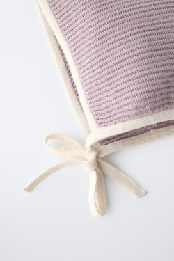 ZARA ОСТРОКОНЕЧНАЯ ШАПКА С КОНТРАСТНОЙ ОТДЕЛКОЙ, СВЕТЛО-СИРЕНЕВЫЙ